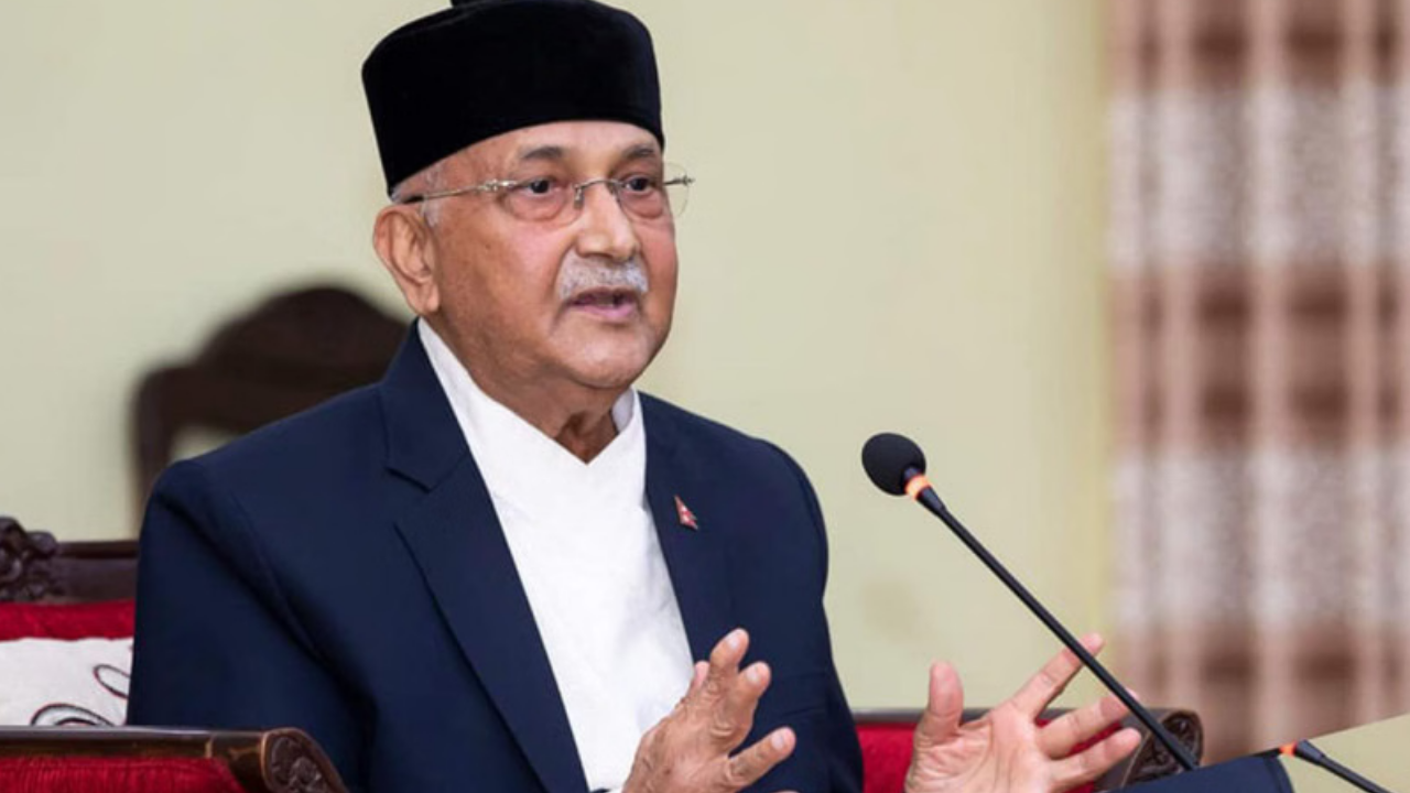 নেপালের সাবেক প্রধানমন্ত্রী অলির দেশত্যাগে নিষেধাজ্ঞা